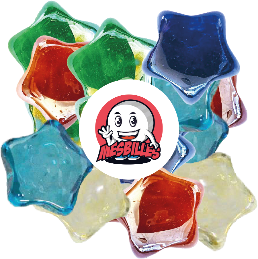 Image of the My-Glassmarbles Mascot surrounded by Hollywood Marbles in light blue translucent glass, flat shape, size 2 cm - My-Glassmarbles